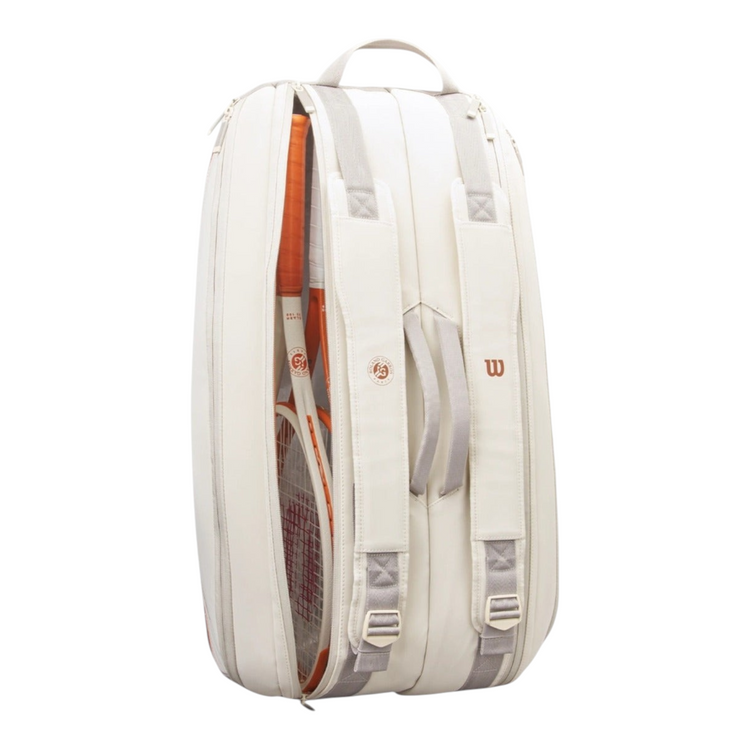 Raquetero Radach Sports Wilson Super Tour 9pk Roland Garros 2025 en color crema con correas de mochila acolchadas