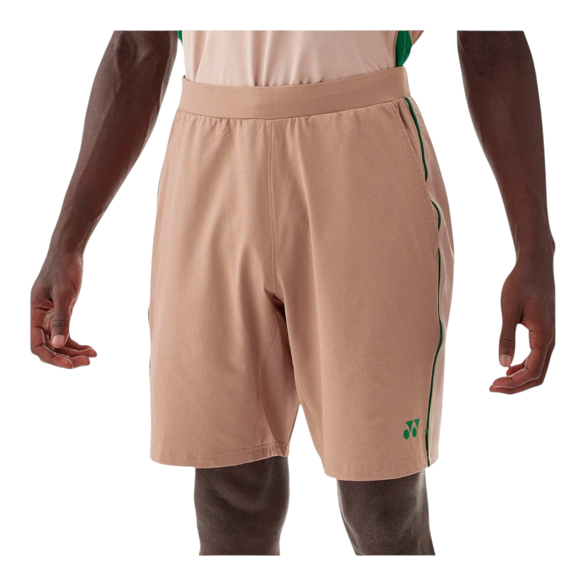 Short deportivo Radach Sports Yonex 15199EX color café bruma con cintura elástica y detalles en verde