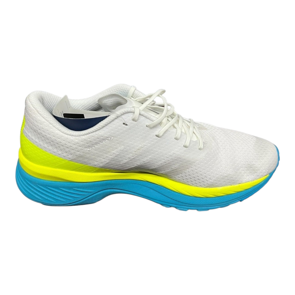 Tenis de correr Radach Sports Yonex Saferun 100x en color blanco con detalles en amarillo neón y suela azul