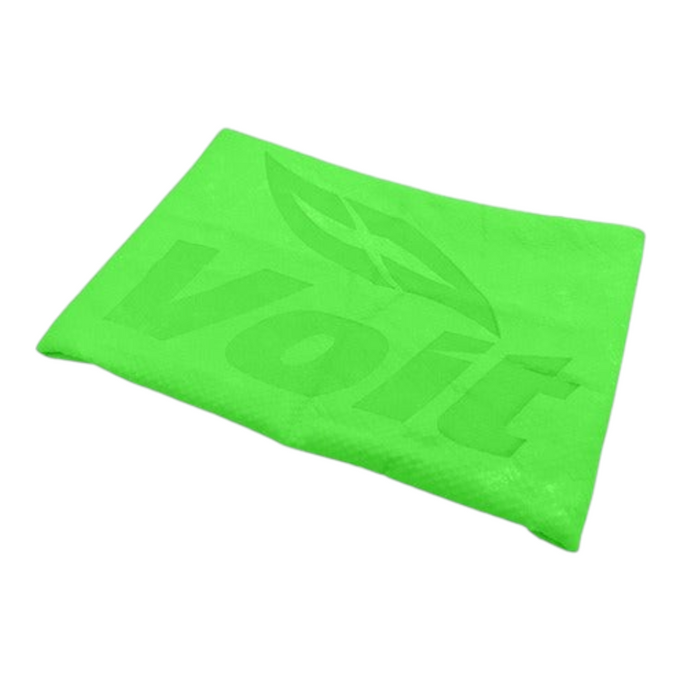 Toalla de natación Radach Sports Voit Ultra Dry mediana en color verde brillante con logotipo grabado